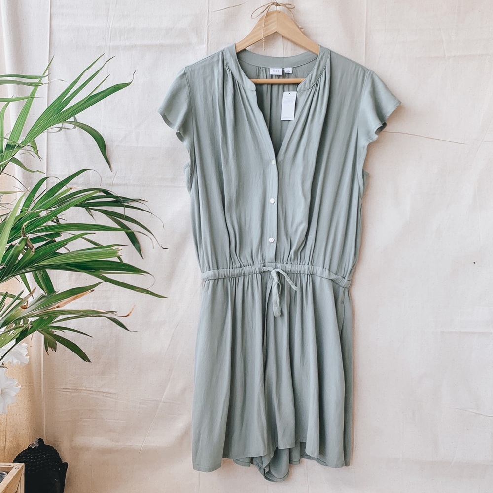 Gap, NWT sage green romper, size L/G - Picture 1 of 3
